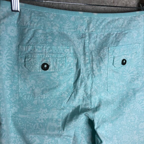Fresh Produce Floral Blue Shorts Roll Tab Capri Crop Pants Size Large - Picture 6 of 6